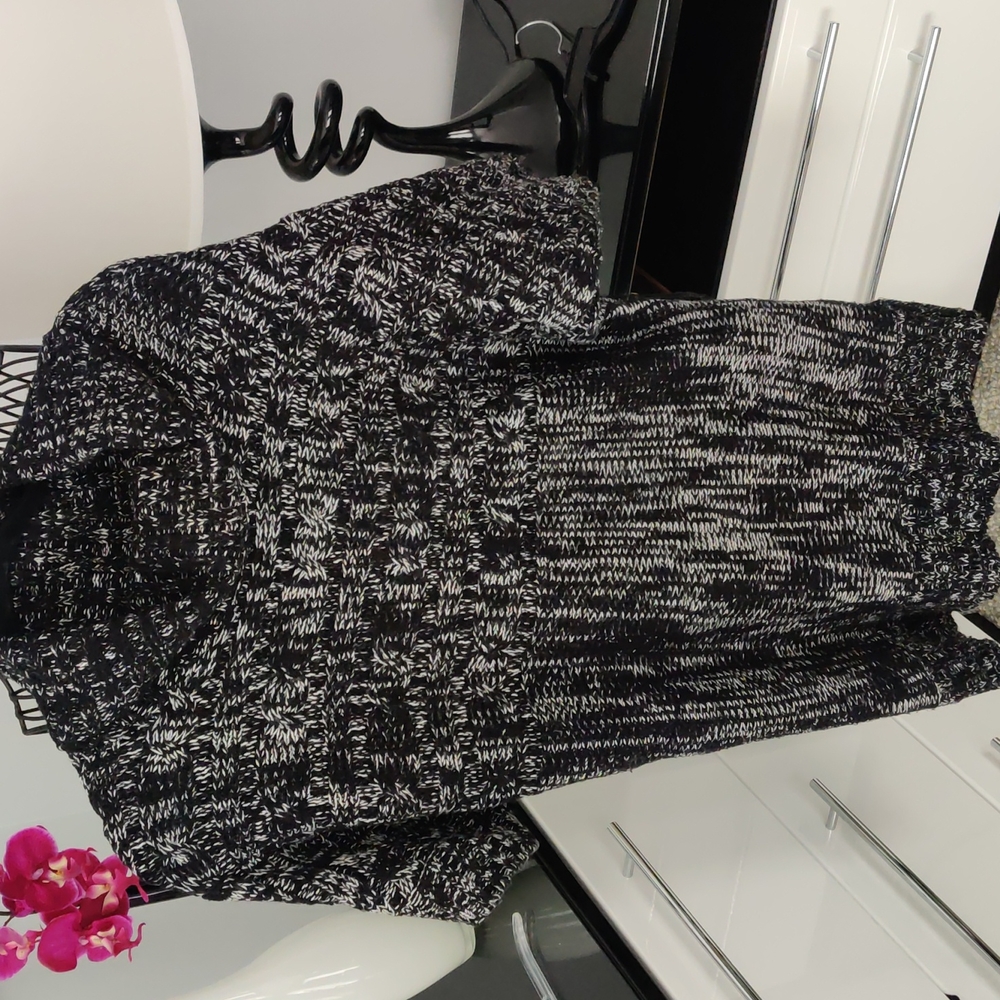 DEB XL turtle neck pullover black/white